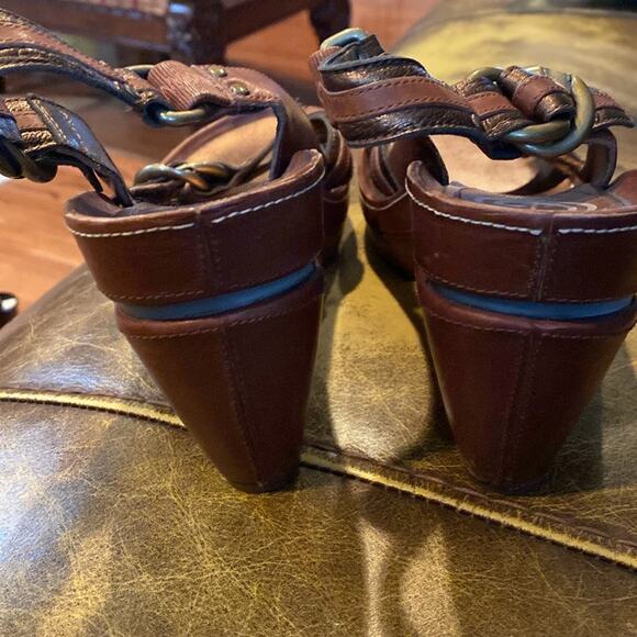 Cole Haan G series and Nike Air brown and copper wedge sandal shoes - Picture 4 of 6